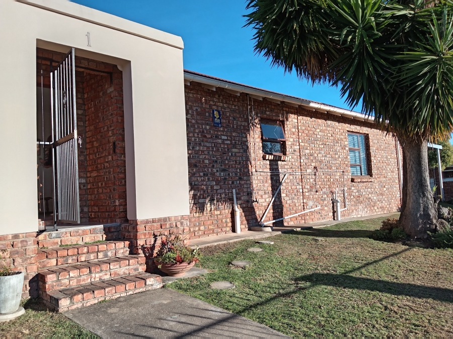 3 Bedroom Property for Sale in Strelitzia Park Eastern Cape